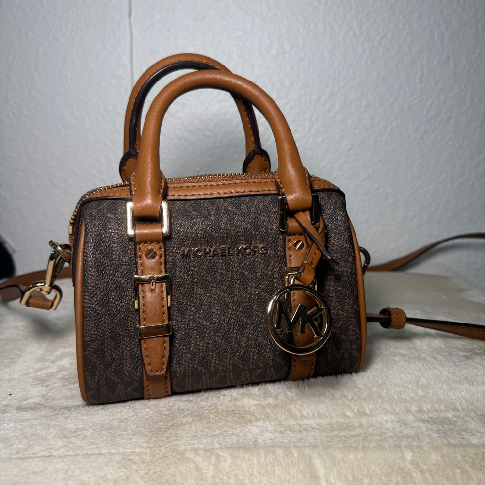 Brown mini Michael kors